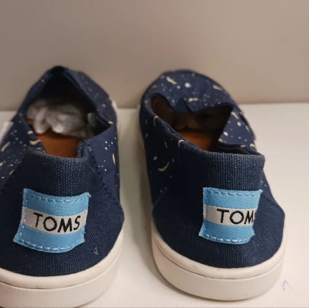Women's shoes Toms Navy Moons and stars glow in the dark classic shoe, size 8, c - Picture 4 of 6
